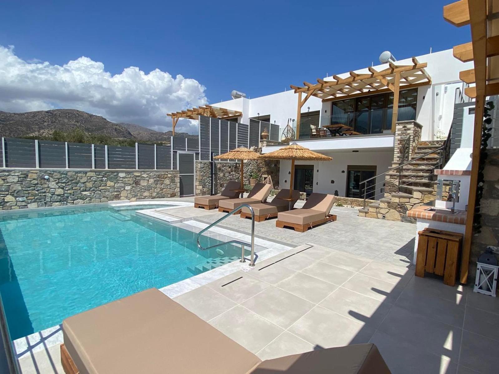 Mediterranean View Villa Makrýgialos Zewnętrze zdjęcie